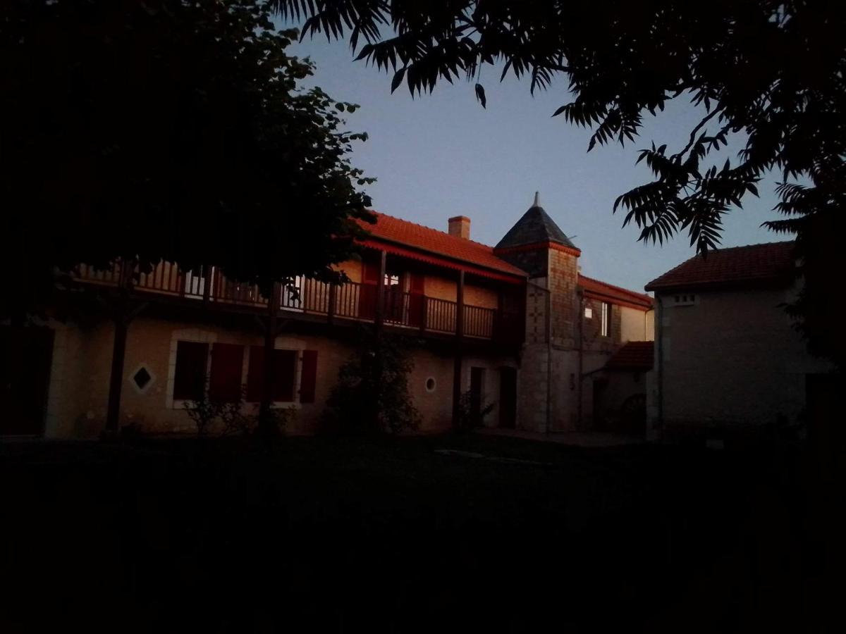 Вилла Au Repos Des Elfes Braye-sous-Faye Экстерьер фото